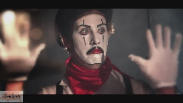 Бесстыжий на манеже (Brazen On A Manege)