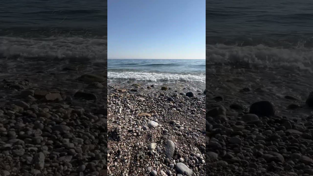 Море утром первого января. Для кто не в силах дойти до него. #shorts #погодалазаревское #сочи2023 смотреть онлайн