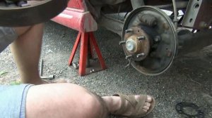 Mazda MPV 2001 г.в. замена тормозных колодок и прокачка тормозной системы.-+