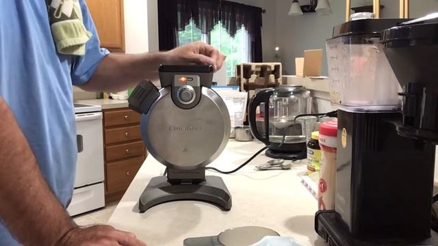 Cuisinart Vertical waffle maker смотреть онлайн