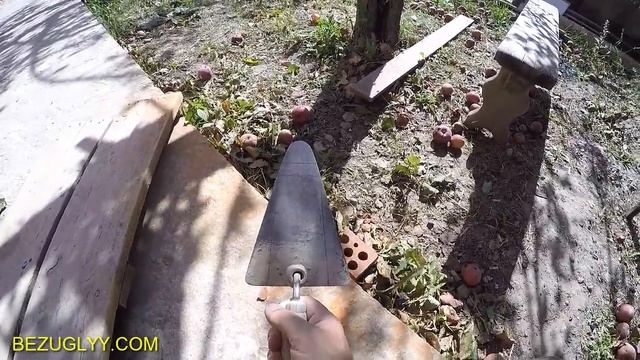 Строю дом  Новый мастерок каменщика должен ускорить работу!