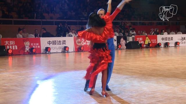 Kolesnikov - Mironenko, CAN | 2013 World Showdance LAT R1 смотреть онлайн