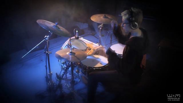 Вероника Белавина. IAMX - I Come With Knives (drum cover) смотреть онлайн