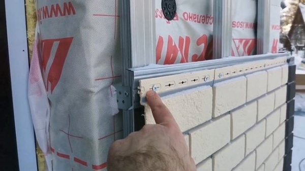 Монтаж фасадных панелей под кирпич зимой. Фасадные панели Грандлайн