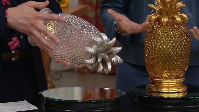 13" Illuminated Pineapple Luminary by Valerie on QVC смотреть онлайн
