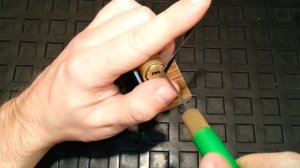 Как открыть замок с китайской двери