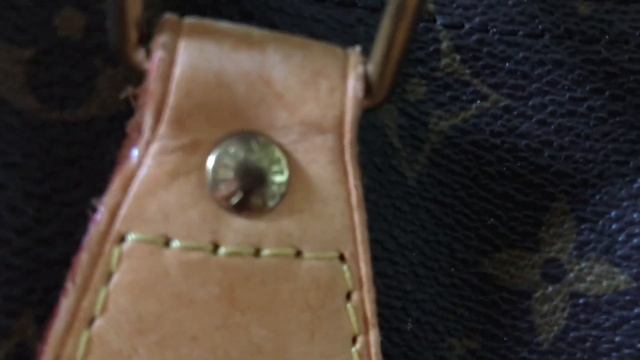 How to SPOT an AUTHENTIC LOUIS VUITTON SPEEDY 30 HANDBAG and WHERE to FIND the DATE CODE! смотреть онлайн