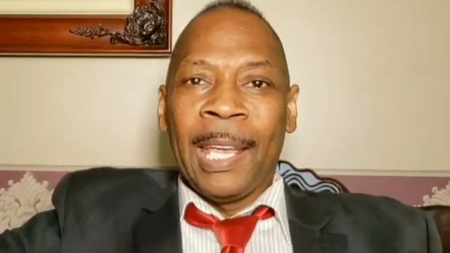 Dennis Mitchell Supports Dennis Cronin смотреть онлайн