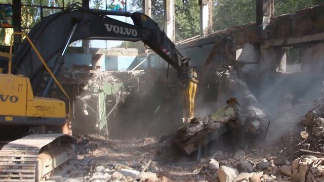 Демонтаж железобетонной конструкции. Бассейн 25 х 14 м. смотреть онлайн