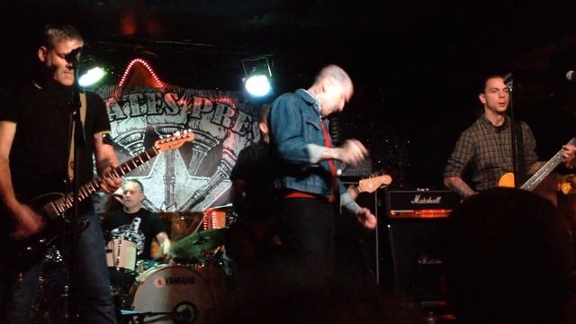 Bishops Green - Alone - live at the Pirates Press 9th Anniversary at Bottom of the Hill - 11/2/13 смотреть онлайн