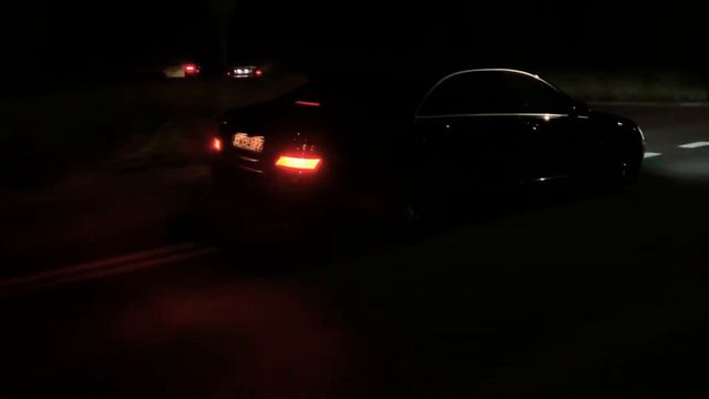 Mercedes-Benz S600L W221 V12 Bi-Turbo Burnout смотреть онлайн