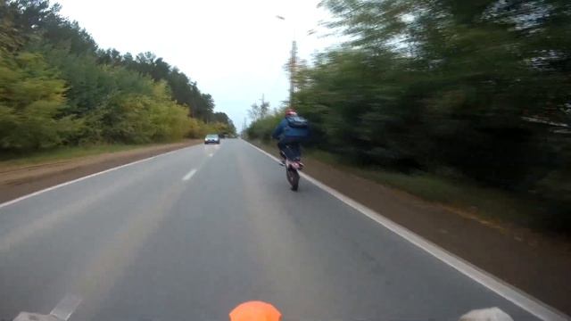 СТАНТ В ГОРОДЕ ЧУТЬ НЕ ЗАКОНЧИЛСЯ ПАДЕНИЕМ, графика на питбайк /Episode 3 смотреть онлайн