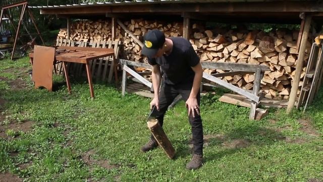 One axe to rule them all... смотреть онлайн