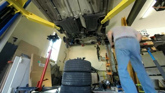 Day8 - Rear Suspension Removal смотреть онлайн