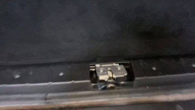 Доработка бесшумного замка багажника Нивы,теперь закрывается на два положения! смотреть онлайн