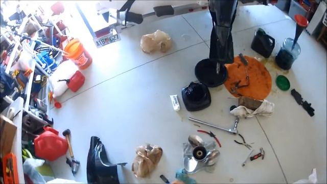Suzuki Df 150 maintenance part 4 (propeller shaft lubrication.) смотреть онлайн