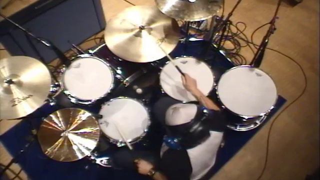 Matt Sorum "rock shuffle" on DrumCore смотреть онлайн
