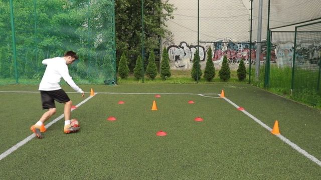 ЛУЧШИЕ УПРАЖНЕНИЯ НА РАЗВИТИЕ ДРИБЛИНГА В ФУТБОЛЕ смотреть онлайн