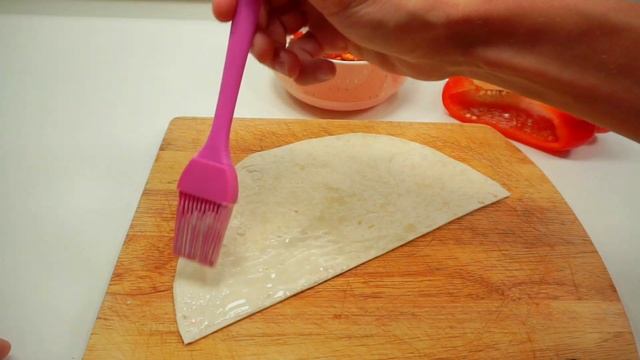 Самые ленивые ПИРОЖКИ С МЯСОМ. Очень дёшево за 10 минут. Рецепт кесадильи с курицей и сыром смотреть онлайн