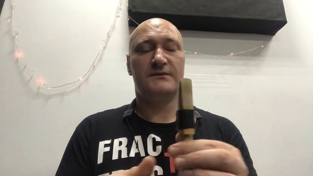 Как поставить трость на мундштук саксофона. смотреть онлайн