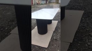 стол из керамогранита.