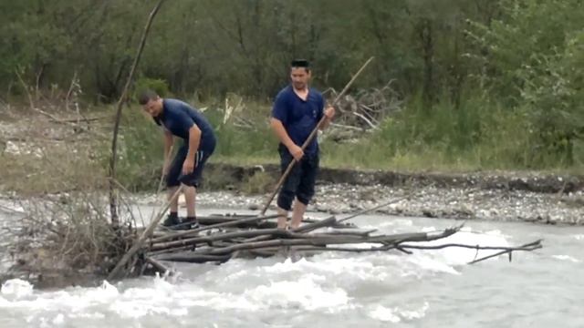Спасатели Ингушетии ПСО "ЭРШИ" поиск утонувшего ребенка 21.08.2014г. смотреть онлайн