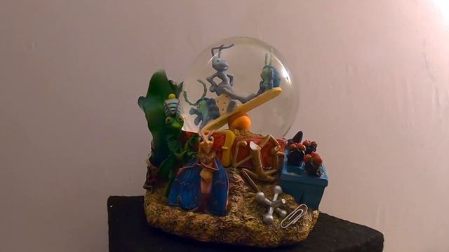 Ep. 209 - More Disney Snow Globe Thrift Store Finds - Snow globes with issues. Mickey and Pooh смотреть онлайн