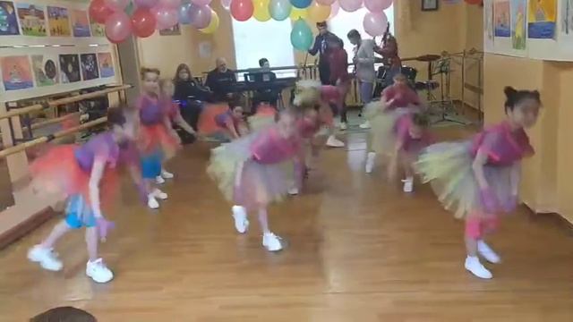 танцевальный коллектив "Гармония" танец Дискотека dance group "Harmony" dance Disco смотреть онлайн