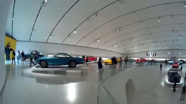 Inside of Museo Enzo Ferrari (Museo Casa Enzo Ferrari) - September 2015 смотреть онлайн
