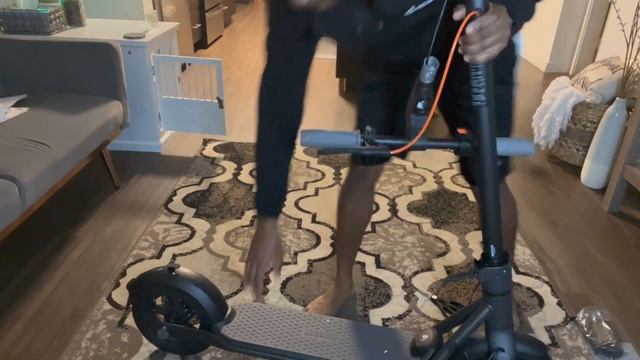 Segway Ninebot KickScooter F30 Unboxing смотреть онлайн