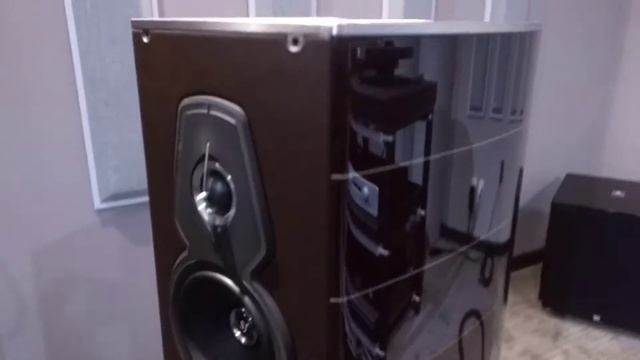 Sonus Faber Serafino Tradition at Quintessence Audio смотреть онлайн
