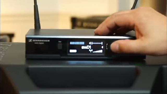 First look at Sennheiser Evolution D1 Digital wireless system. смотреть онлайн