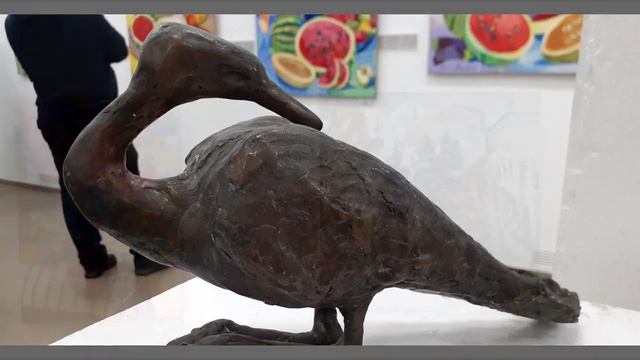 "Траектории" - так назвали выставку Анастасия Мотовилова, Ольга Мотовилова-Комова и Мария Комова. смотреть онлайн