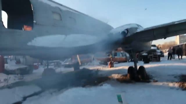 Ил-14Т «Голубая мечта». Запуск правого мотора смотреть онлайн