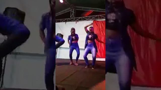 Loy Fauzia and Stella performing live with chameleon at Georgina gardens смотреть онлайн