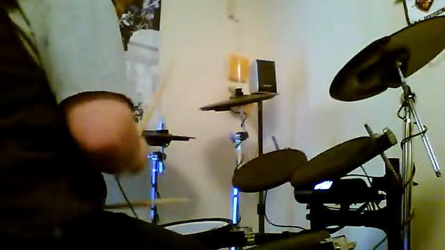 ROLAND TD-4 V-DRUMS UNDER MY THUMB BY THE ROLLING STONES смотреть онлайн