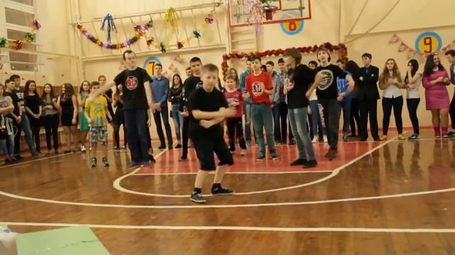 Выступление в шк №129, студия брейк-данса "Sense of life" смотреть онлайн