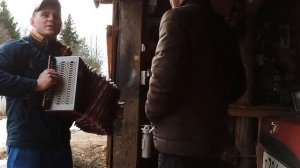 Любишь ты меня а я тебя нет.Исполняют Дмитрий Пестов и Олег Вельдин.