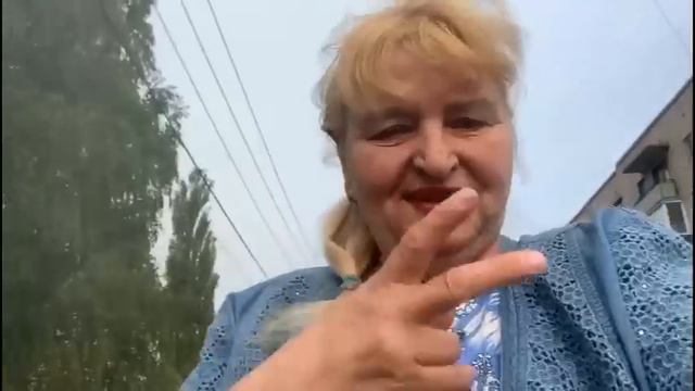 Раньше жили в деревне,а теперь мы в ... (1 часть) смотреть онлайн