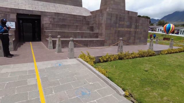 Mitad del mundo. Комплекс который находится на экваторе, в 21 км от Кито. смотреть онлайн