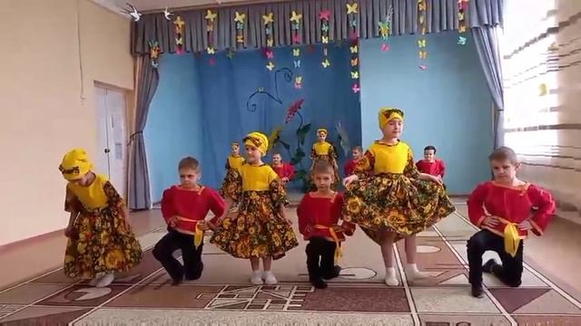 Ансамбль "Солнечные лучики" МДОУ "Лучик" города Балашова Саратовской области смотреть онлайн