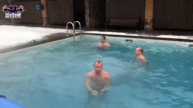 Александр Шлеменко и Александр Сарнавский проводят активные выходные в перерывах между учебой