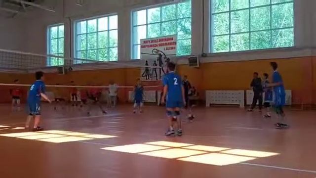 Мирас играет волейбол в Астане смотреть онлайн