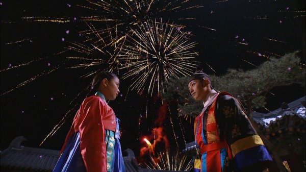 Солнце в объятиях луны, 3 серия. Как лепестки, как пламя