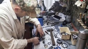 Полная разборка и сборка гидроцилиндра навески трактора Т-25.