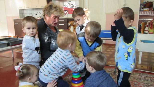 "Осення прогулка" смотреть онлайн