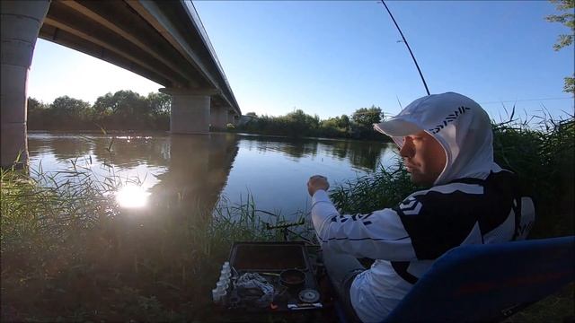 Пикером на поплавок)).Рыбалка на реке Мокша! смотреть онлайн