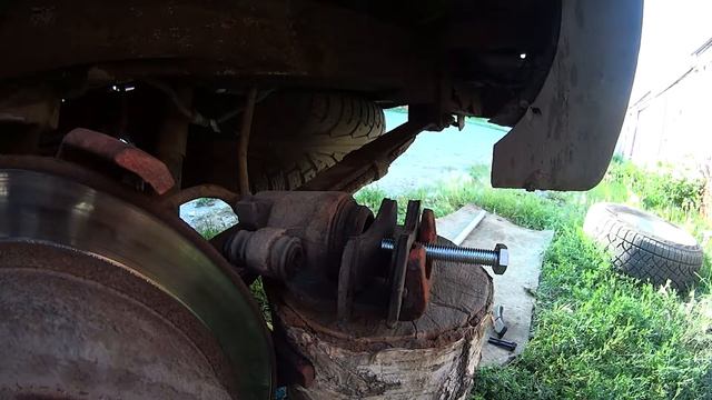 brake piston stuck problem - If your brake pads wears too fast смотреть онлайн