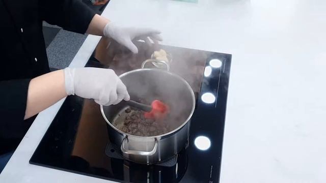 [부채살 힘줄 미역국] 평생 부채살은 이렇게 드세요!!! How to eat well Top Blade. смотреть онлайн