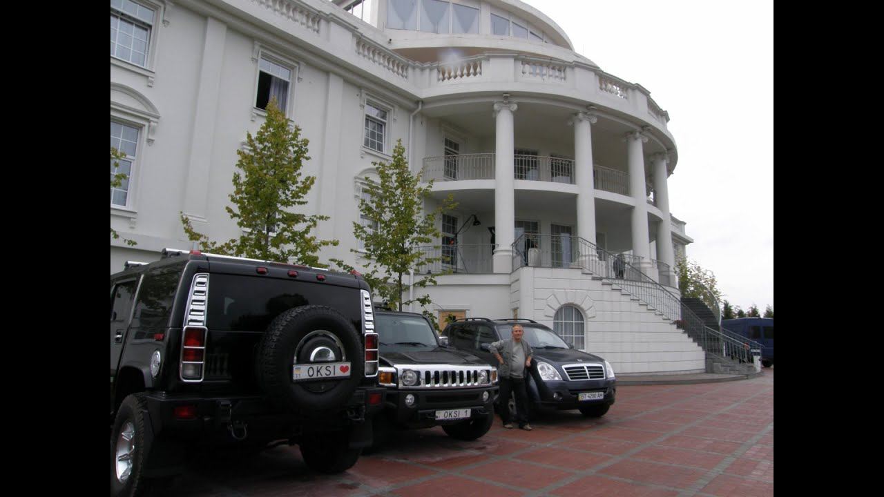 Оформление  Белого  Дома   .  скульптура  из  цемента.